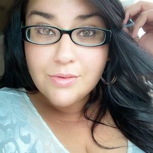 Meet your Posher, Celeste